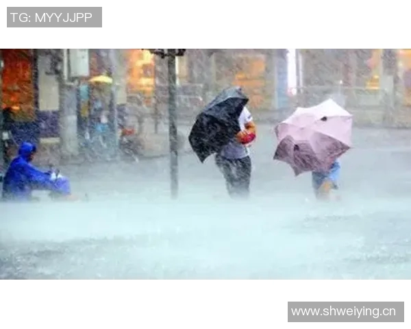 东方日报即时新闻:多地暴雨持续叠加气温骤降,公众防灾意识需加强 东方日报即时新闻:多地暴雨持续叠加气温骤降,公众防灾意识需加强